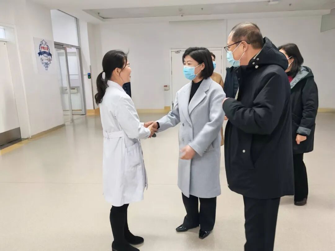 ​黄双燕副市长督导市级医疗机构安全生产并慰问一线医务人员